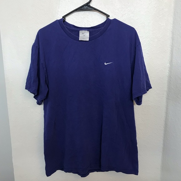 purple nike shirt